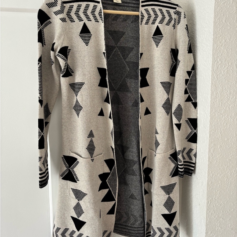 Jessica Simpson Cardigan southwestern pattern beige and black